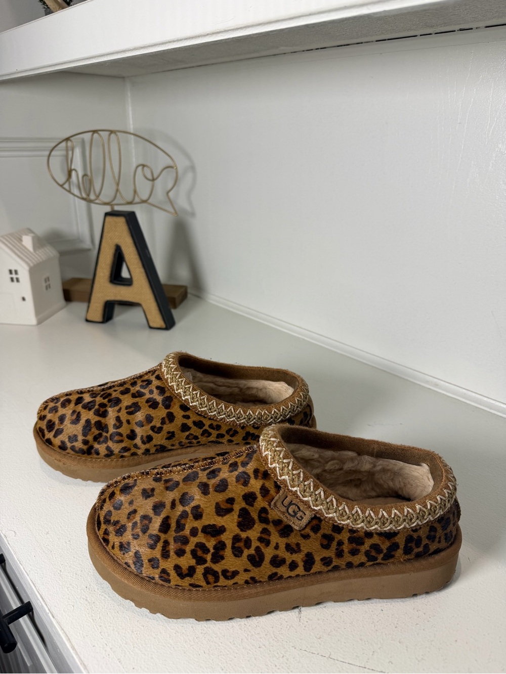 UGG Womens 9 Leopard Print Shearling Suede Slippers Clogs Slip On Shoes